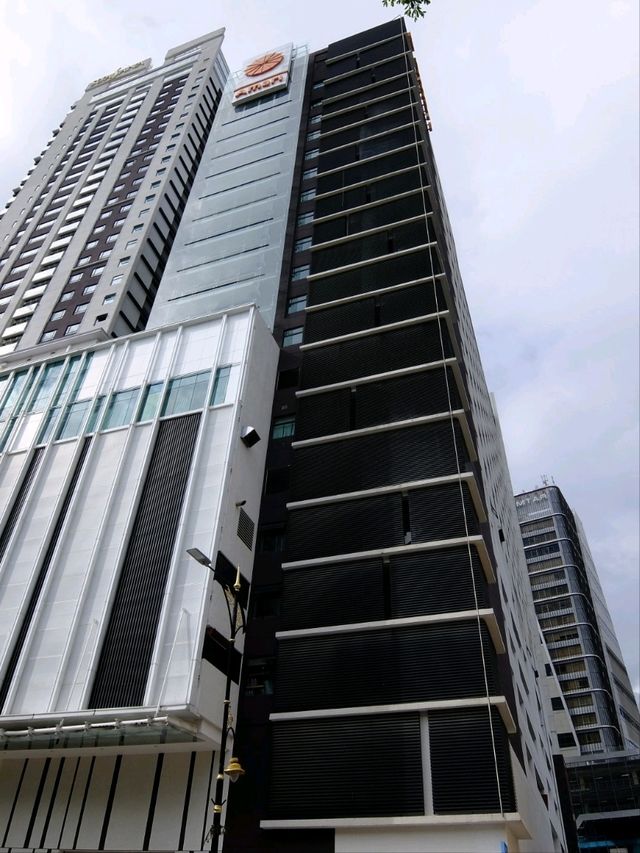 "Amari Johor Bahru: City Sophistication Wrapped in Thai-Inspired Comfort"