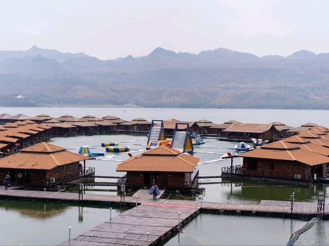 อนันตรา กาญจนบุรี (Ananta River Hills Resort) 
