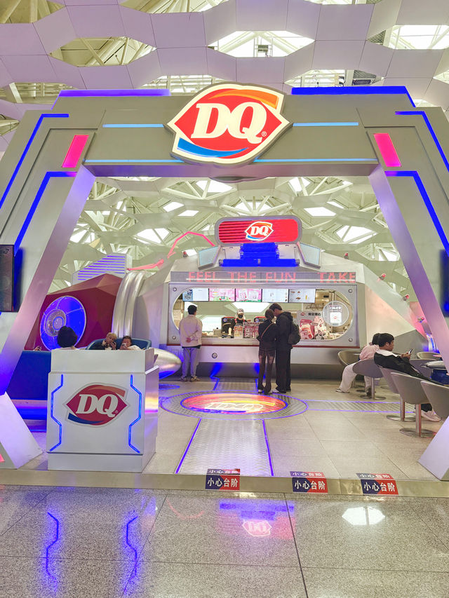 Dairy queen ธีมสถานีอวกาศ