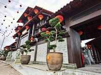 Temple Ji Dian Senggarang: Where River Gods & Coconut Tarts Collide" 🌊🏮