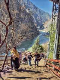 Epic Views and Wild Trails: Exploring the Majestic Tiger Leaping Gorge (虎跳峡)