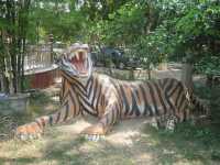 Wat Bang Phra วัดบางพระ (หลวงพ่อเปิ่น)