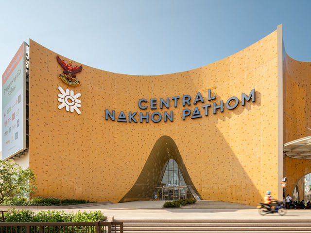 🏛️🍜 NAKHON PATHOM WEEKEND GUIDE: Ancient Wonders & Hidden Eats Just 1 Hour from Bangkok!