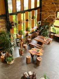 คาเฟ่เขาใหญ่ท่ามกลางภูเขา🌳🪵