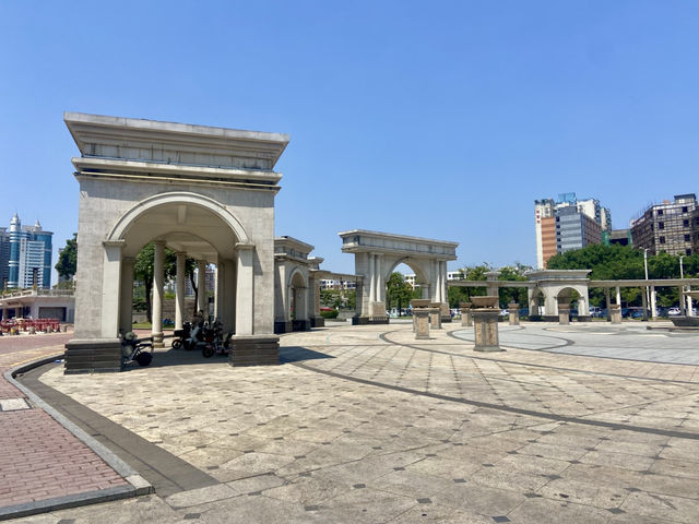 新橋市民廣場✨🏛️ 欣賞建築美學和享受自然風光🏺🌴