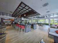 "Smart Stays, Smooth Transfers – Your Budget Gateway Near KLIA"