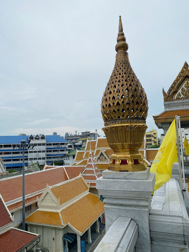 รีวิว : วัดไตรมิตร ย่านเยาวราช สักการะหลวงพ่อคำ 