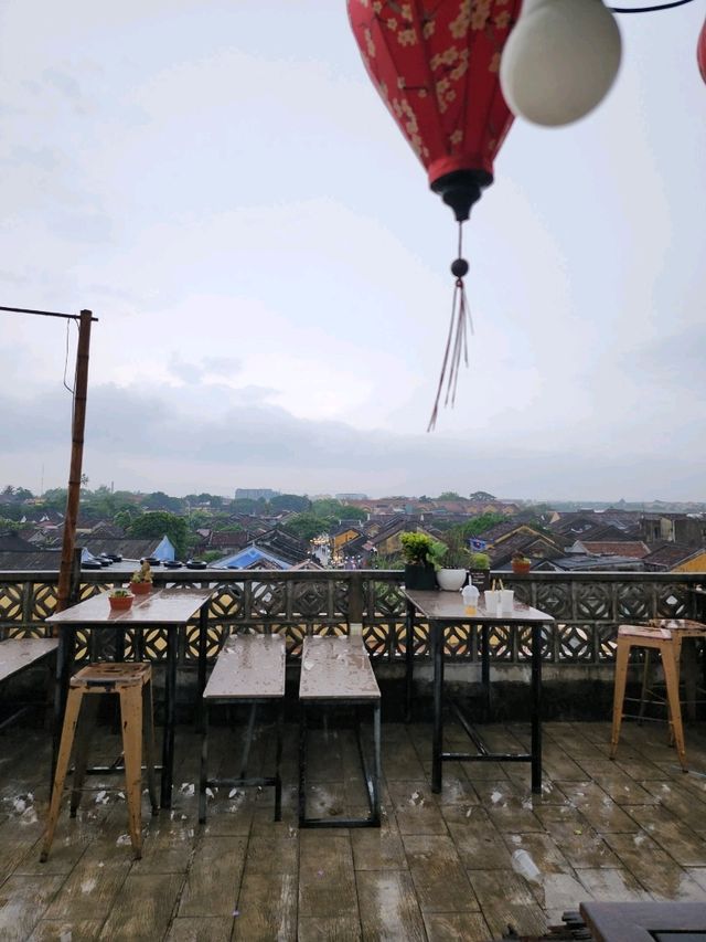 【ホイアン/ベトナム】旧市街の街並みを見下ろせれるカフェ