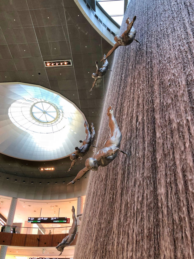 Shopping, Sharks & Skyline: The Mall That Has Everything