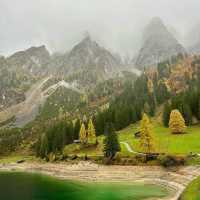 🏔️ *"Alpine Serenity: A Blissful Escape to Lake Gosau’s Emerald Shores"* 🌲💎