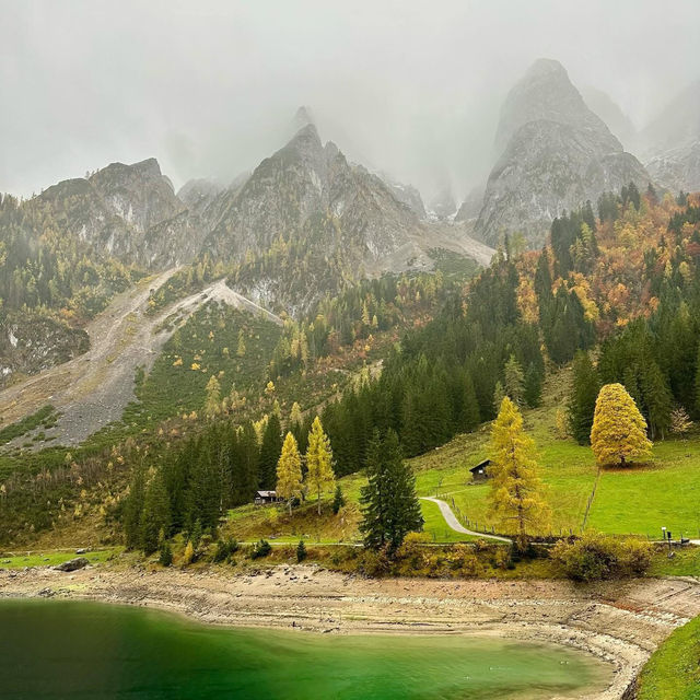 🏔️ *"Alpine Serenity: A Blissful Escape to Lake Gosau’s Emerald Shores"* 🌲💎