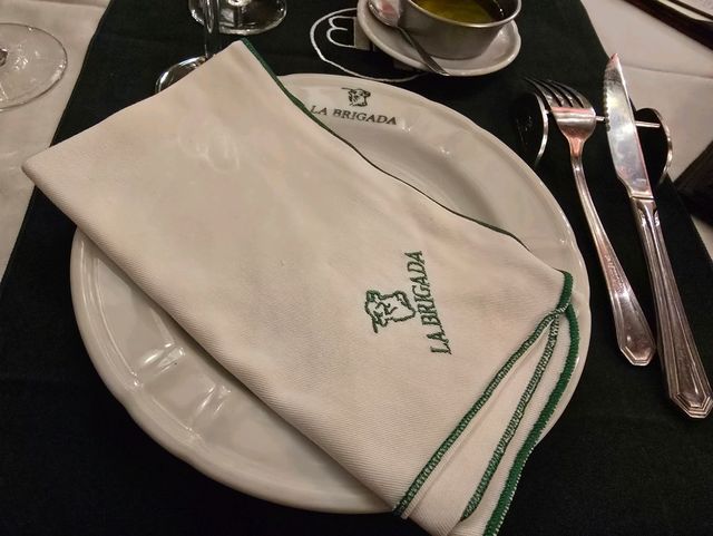 해외여행 부에노스아이레스의 메시 단골 스테이크 맛집 Parrilla La Brigada