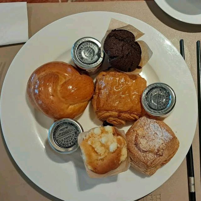 The Clipper Lounge – 香港文華東方酒店