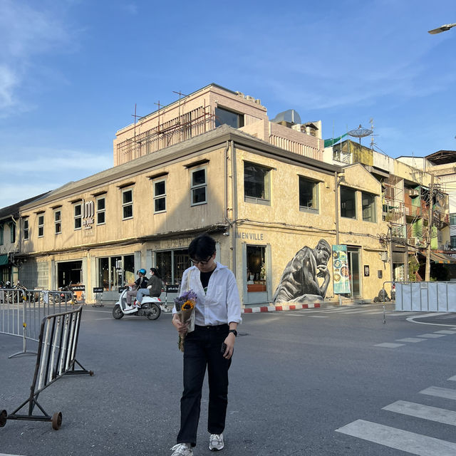 🌸 เดินเล่นจากปากคลองตลาด—เส้นทางชิลล์ในย่านพระนคร