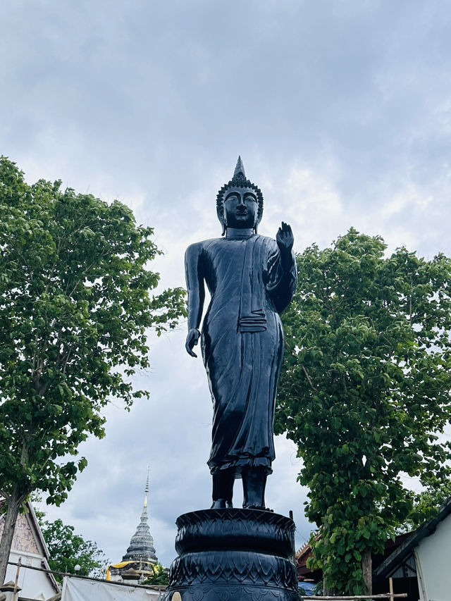 タイのナーンにある見晴らし最高の寺院“ワットプラタートカオノーイ”