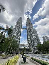 “Khám Phá Kuala Lumpur: Bí Kíp Di Chuyển Miễn Phí Đến Petronas KLCC & Từ Sân Bay Về Khách Sạn”