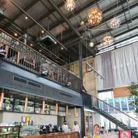 nice huge cafe