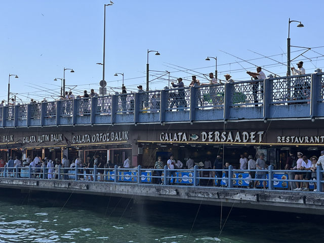 【ガラタ橋（Galata Bridge）｜イスタンブールの“海と街”をつなぐ、絶景と屋台の名所】