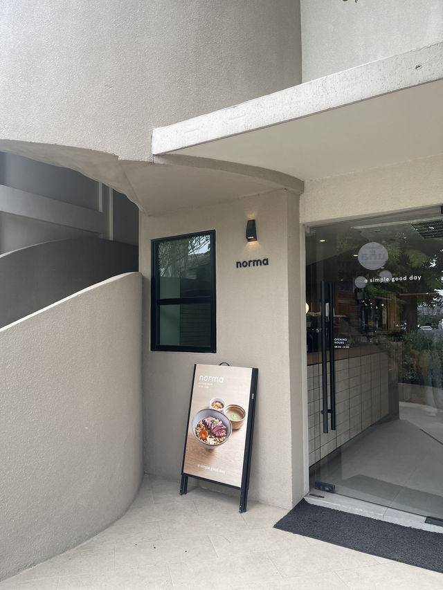 Norma Cafe คาเฟ่ย่านลาดพร้าว สไตล์มินิมอล
