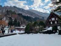 まるで絵本の世界！四季折々の美しさが広がる白川郷