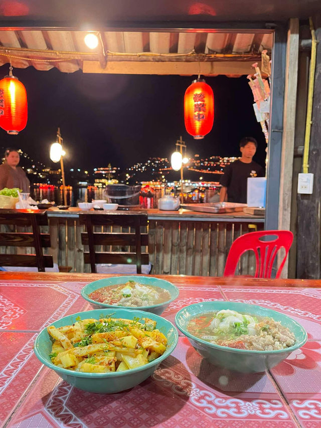 บ้านรักไทย หมู่บ้านที่สวยเหมือนในเทพนิยาย