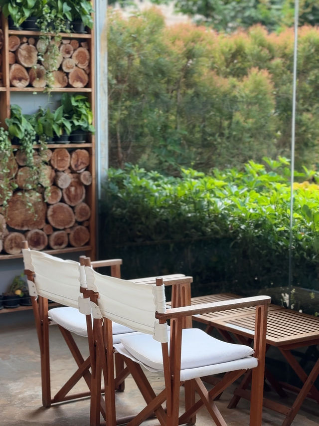คาเฟ่เขาใหญ่ Bucolic Khaoyai 🌳🌲🍃🪵🧺🤎