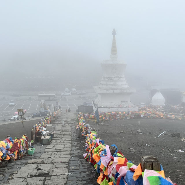  🌨 Zheduo Mountain — First Gateway to Tibet, Last Stop in Sichuan