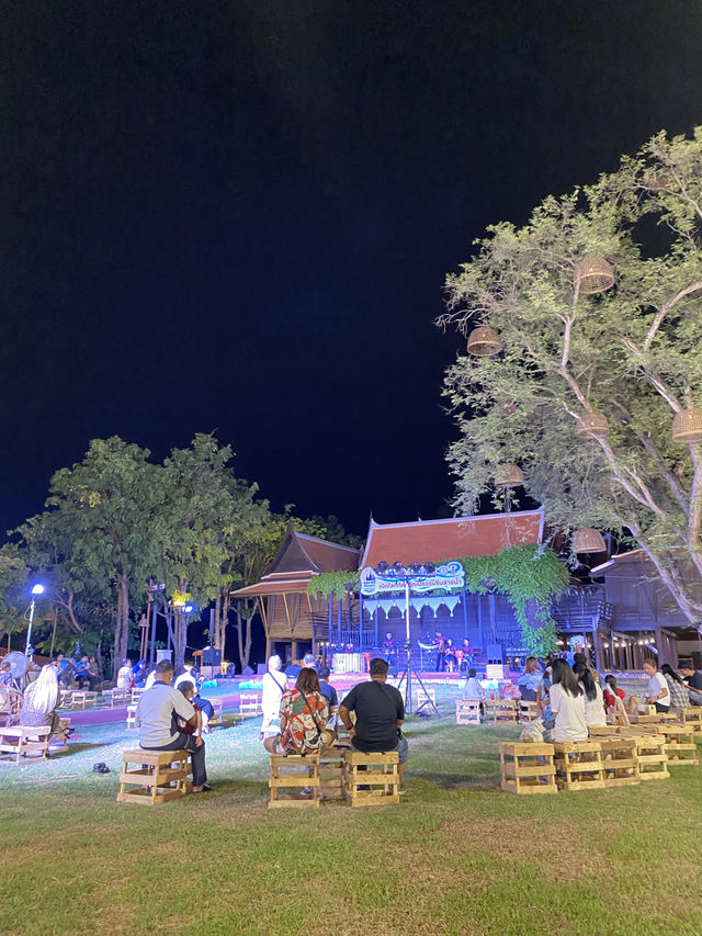 ยลราตรี ศรีอยุธยา 🌙