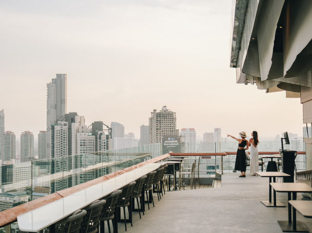 ชวนเพื่อนไปนั่ง Rooftop กลางกรุงฯ กันไหม?
