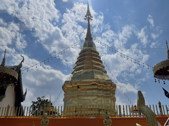 วัดพระธาตุดอยคำ