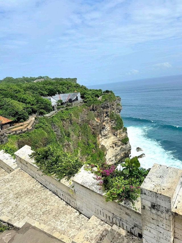 Uluwatu Temple – A Cliffside Treasure of Bali