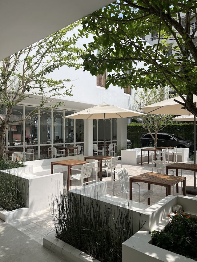 Double 3 Craft Cafe, Minimalist Charm Meets Cozy Comfort in Hat Yai