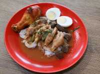 นิยมเส้น ก๋วยเตี๋ยวไก่ตุ๋น & ขนมจีนน้ำยาปักษ์ใต้ ม