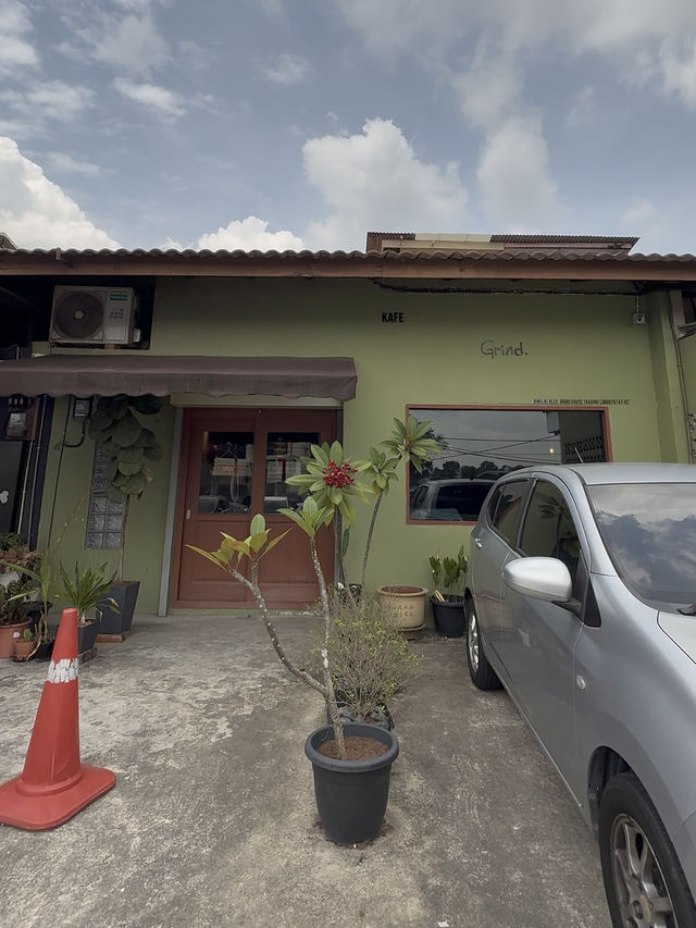 Rustic Vibes, Indoor Trees, and Cat Company: Grind.jb Café in Taman Sentosa