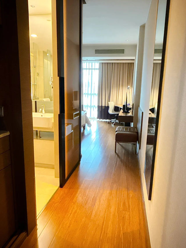Urban Royalty Awaits, Discover Pullman King Power