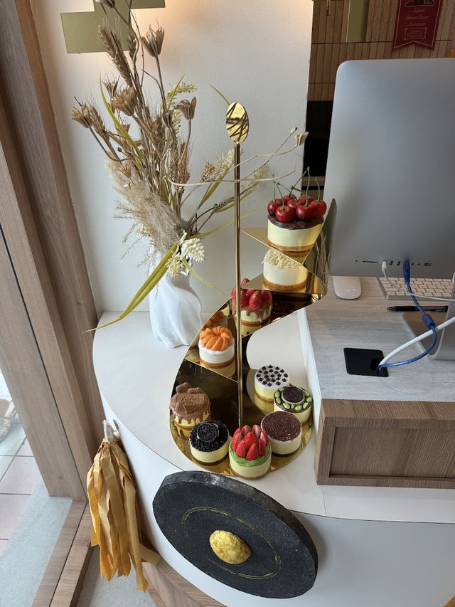 Precious Bake Kota Kinabalu, Cheesecake Craftsmanship with a Luxurious Touch 