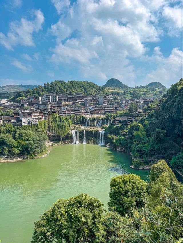 “The Hanging Waterfall of Hibiscus Town”
