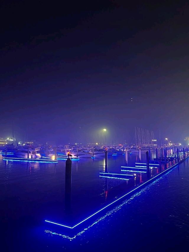 Seaside Chill and City Surprises