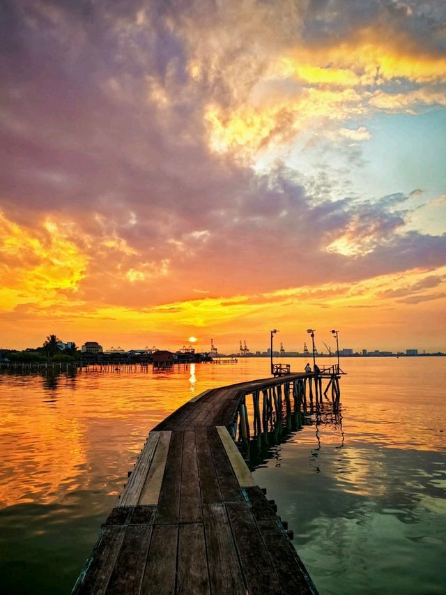 Sunset Clan Jetties