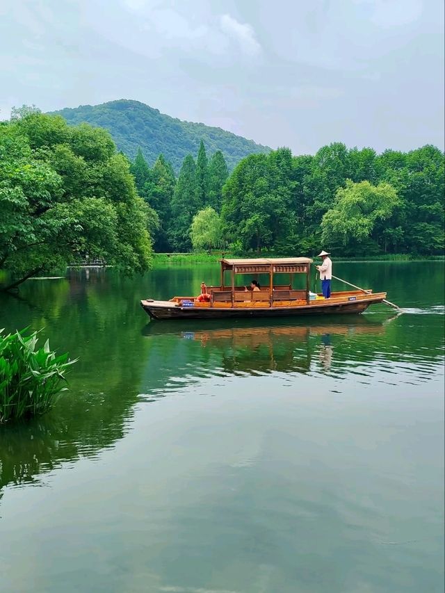 Where Nature’s Beauty Meets Timeless Poetry