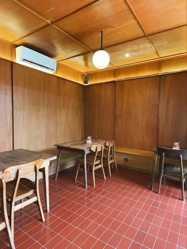 วินเทจที่ Kopikina Tebet Timur วินเทจที่ Kopikina Tebet Timur