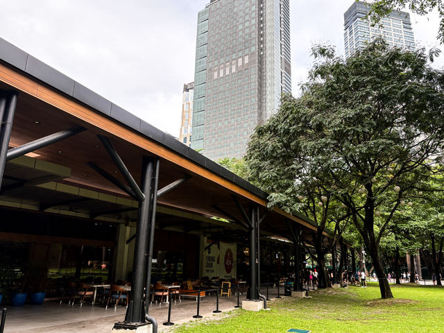 🇵🇭菲律賓馬尼拉阿亞拉三角公園