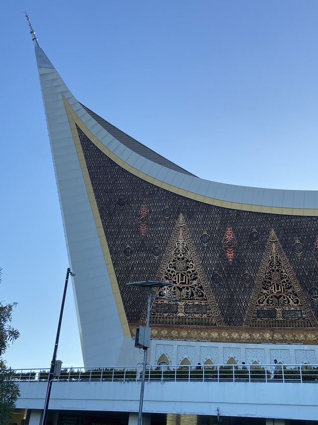 Sacred Splendor: Unveiling the Grand Mosque of West Sumatra