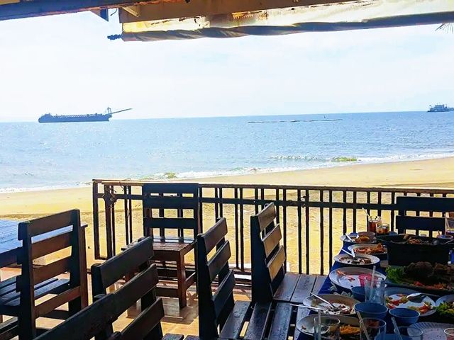 Lung Sawai Seafood – Authentic Thai Flavors