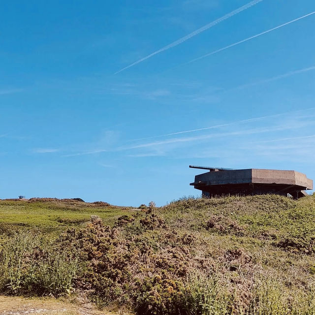 Island Pulse: A Solo Traveller's Base in Saint Helier, Jersey 🌊