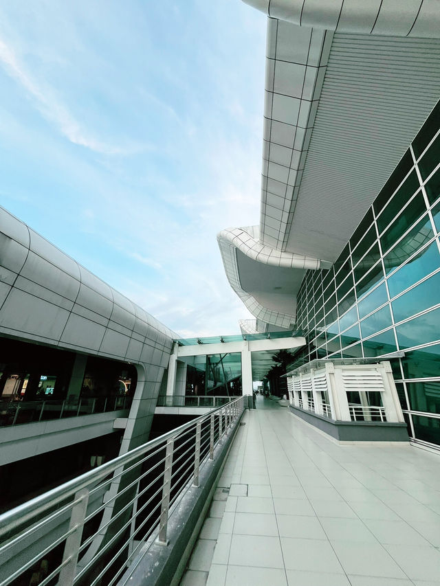 KLIA2: Modern Travel Hub with Style, Speed & Shopping Delights KLIA2: Modern Travel Hub with Style, Speed & Shopping Delights