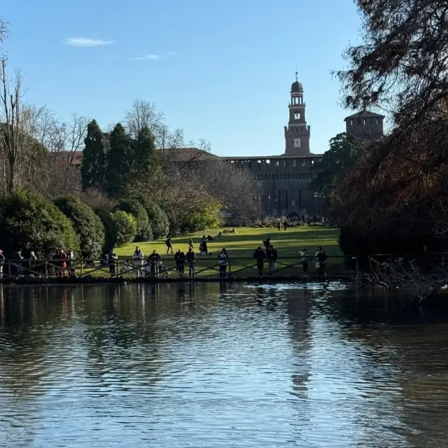 Parco Sempione – Milan’s Green Heart of History and Leisure