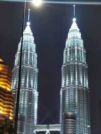 Petronas Twin Towers จุดแลนด์มาร์กสุดอลังการ ✨