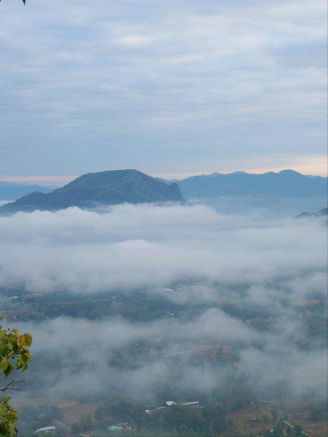 ⛰️ : ทะเลหมอกภูทอก เชียงคาน เลย