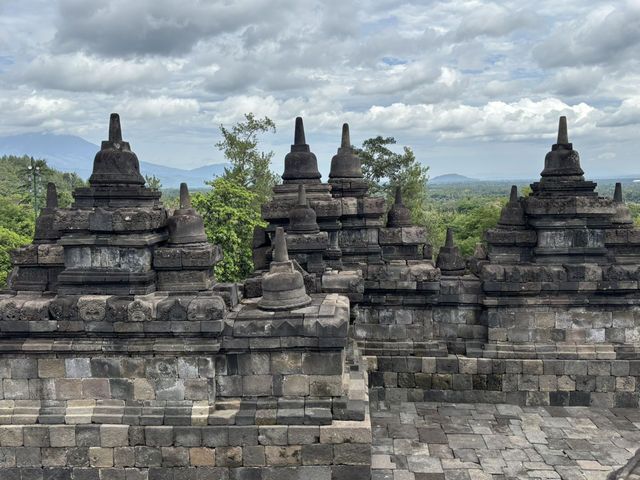 Epic Temple Hopping in Yogyakarta: Borobudur & Prambanan 🛕✨